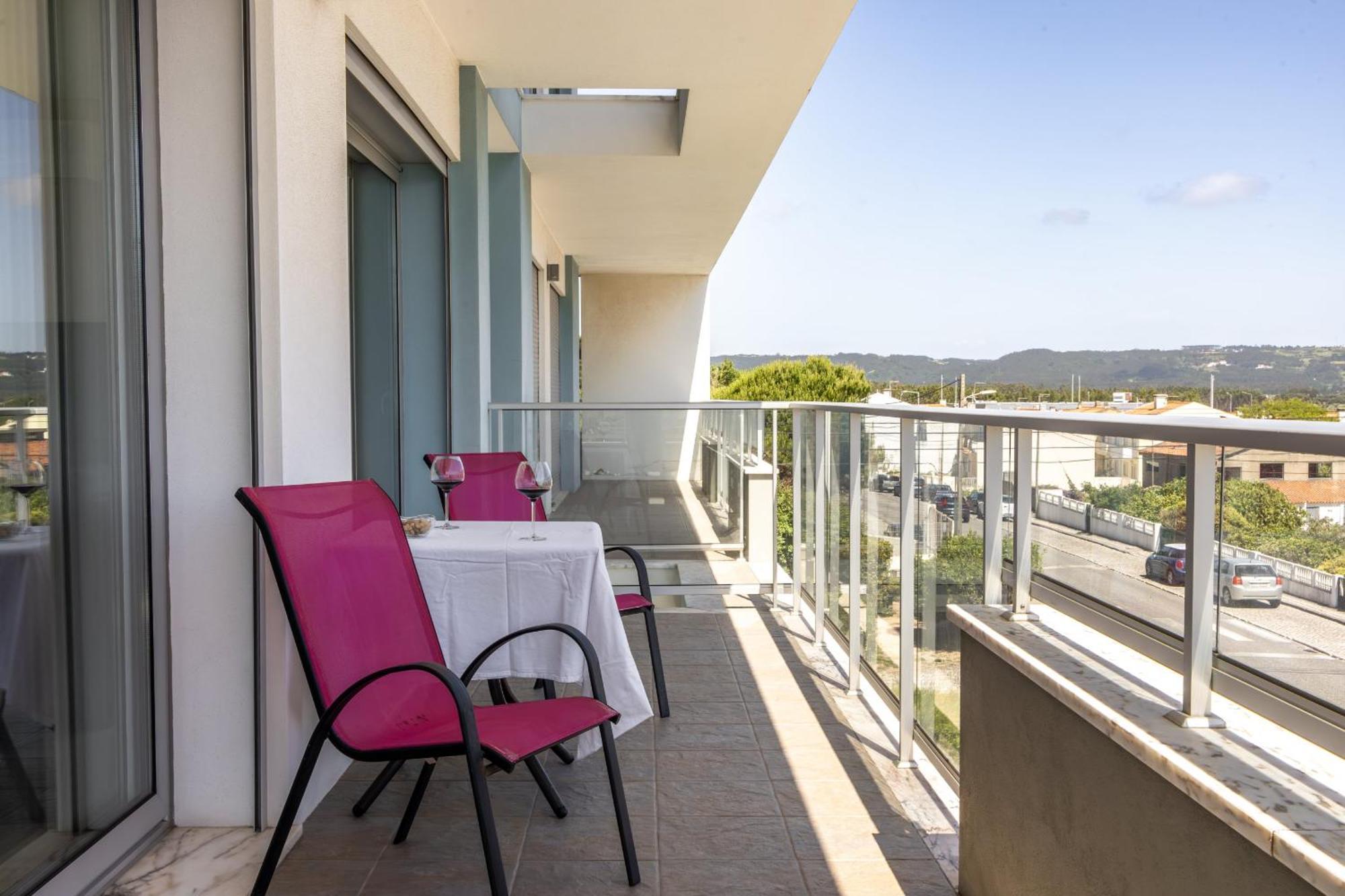 Sunrise - Com Vista Para A Vila Сан-Мартинью-ду-Порту Экстерьер фото